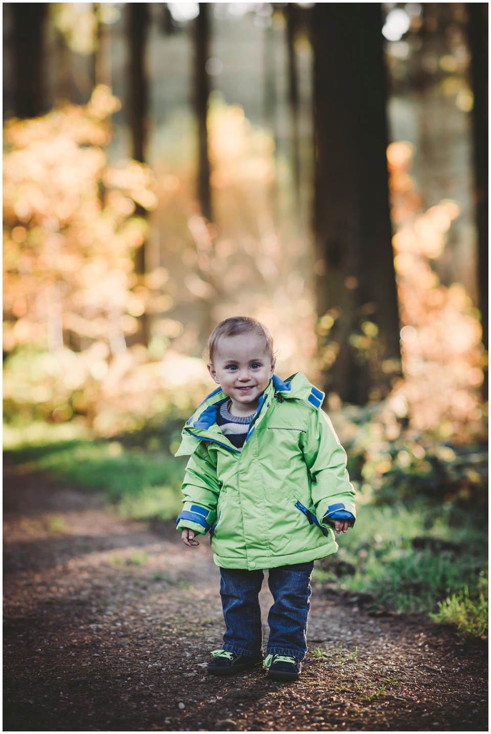 Herbst, Kind, kleiner Mann, Wald, Dreiländerpunkt, Aachen, Vaals, Astrid Ebert Fotografie