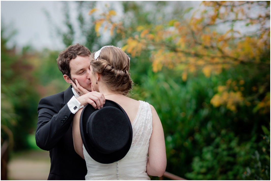 Liebe_Hochzeitsfotos_Paar_Hochzeit_Jülich_Brückenkopfpark_Zitadelle_Hochzeitsfotografie_Hochzeitsreportage_Astrid Ebert Fotografie_0001