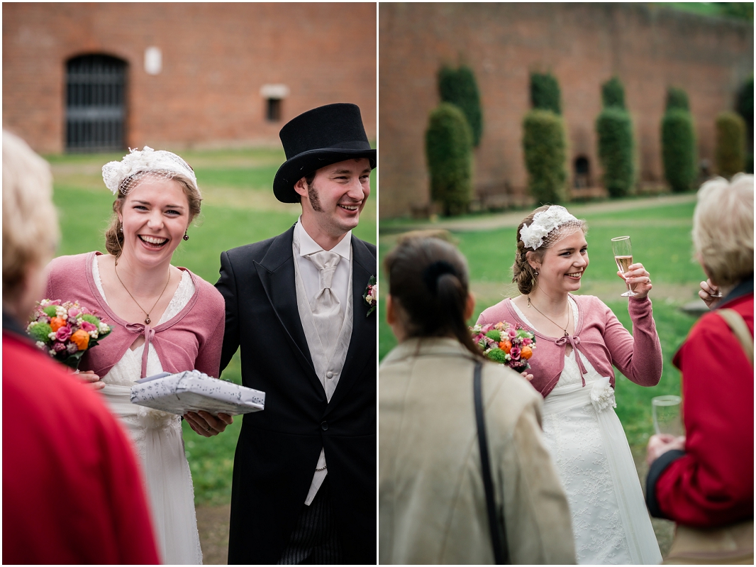 Gratulation_Empfang_Hochzeit_Jülich_Brückenkopfpark_Zitadelle_Hochzeitsfotografie_Hochzeitsreportage_Astrid Ebert Fotografie_0001